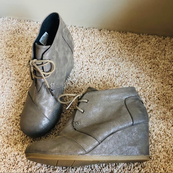 Toms Shoes - Toms Desert Booties